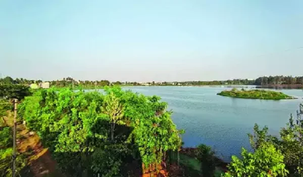 Hennagara Lake